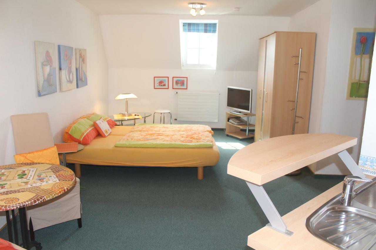 Faehrhaus Ferienwohnung ザールブルク エクステリア 写真